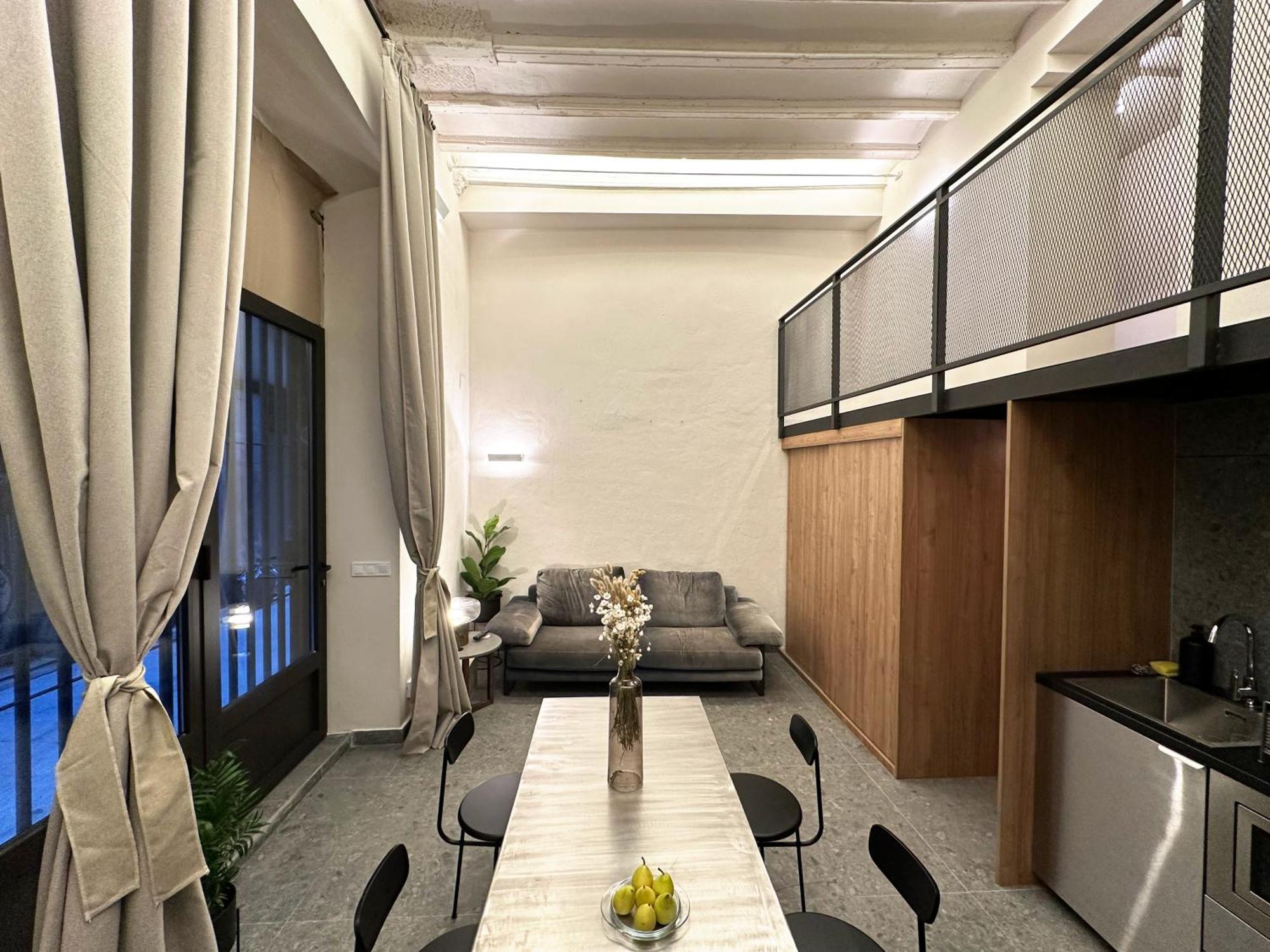 The Market - Design Historic Center Apartment *